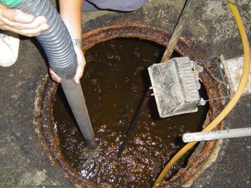 彬村山华侨农场隔油池清理