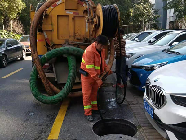 彬村山华侨农场排污管道清淤