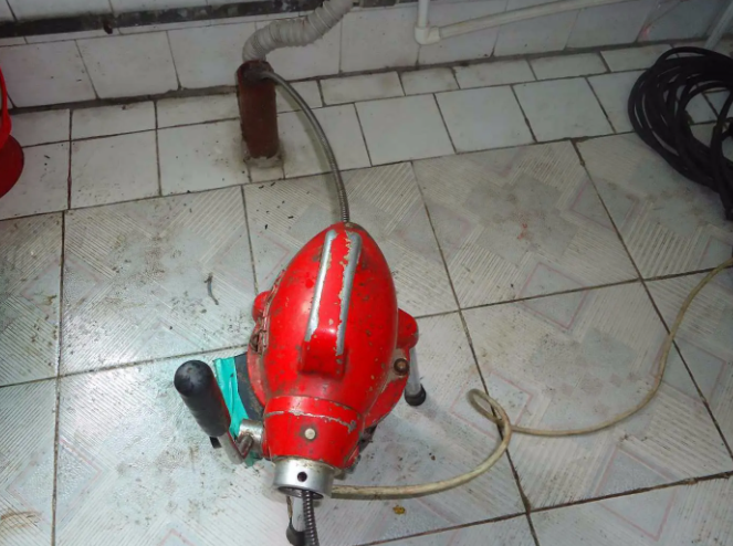 彬村山华侨农场下水道疏通