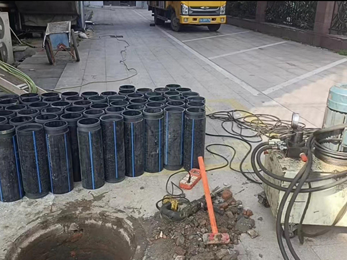 彬村山华侨农场PE置换管厂家 DN315置换管 非开挖管短管置换